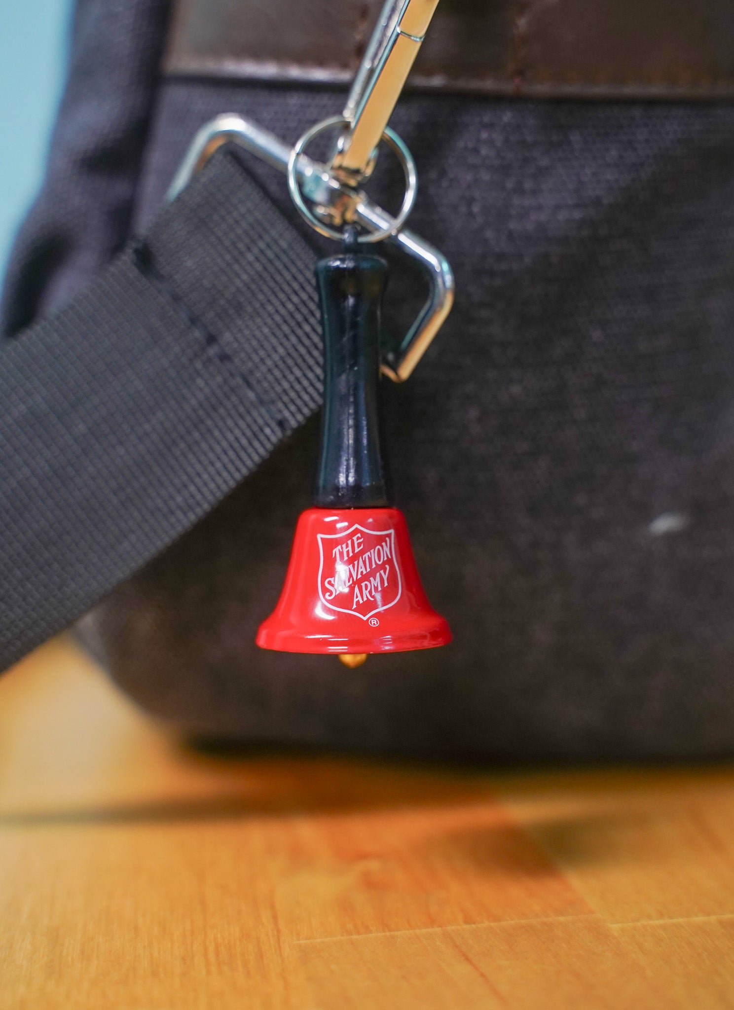 Mini kettle bell with shield