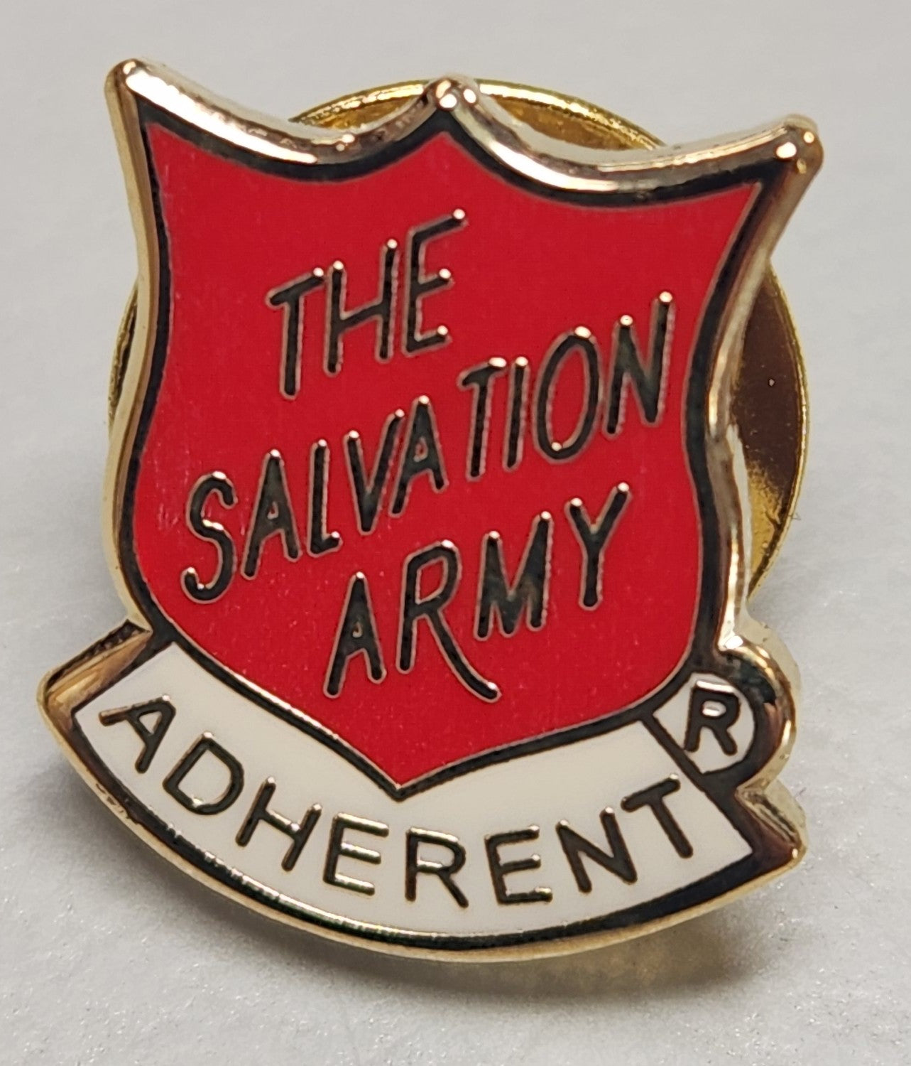 Adherent "Flags & Crest" Pin