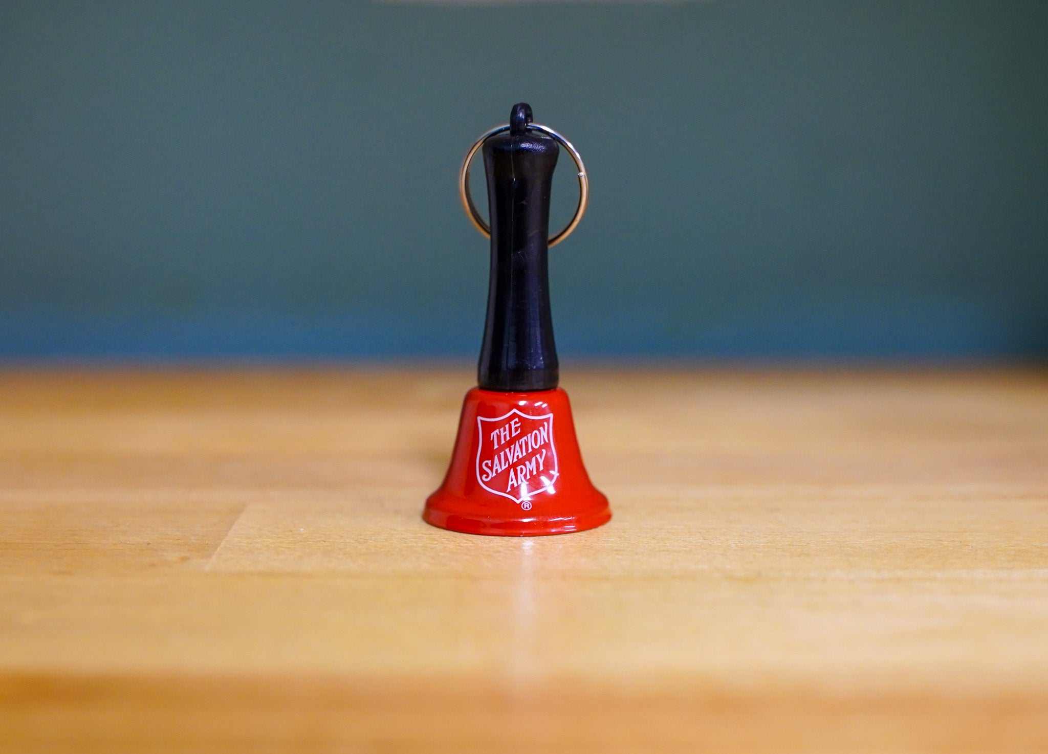 Mini kettle bell with shield